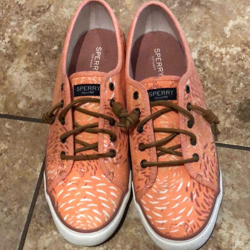Sperry Seacoast Fish Circle Sneaker size 10